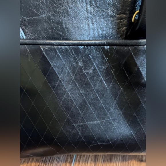 Vintage Etienne Aigner hand bag. Leather. Has clips to attach a crossbody strap. - Picture 14 of 14